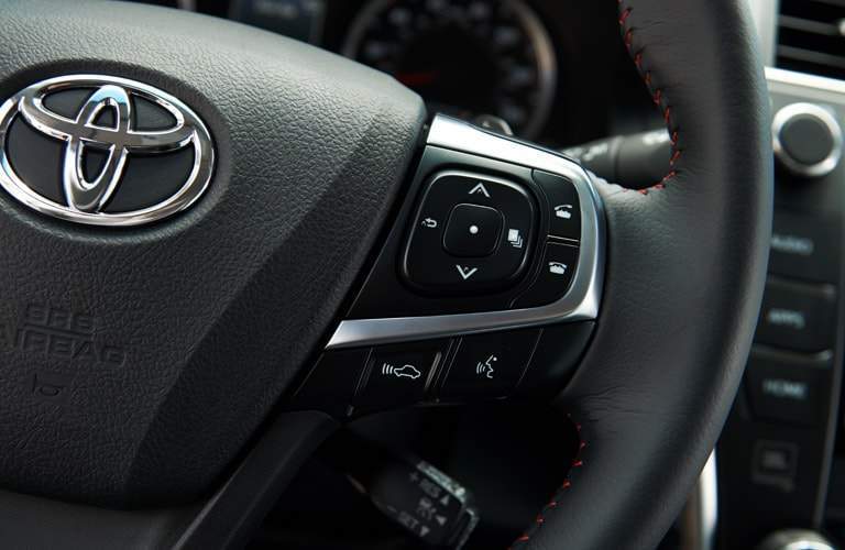 2017 Toyota Camry steering wheel controls