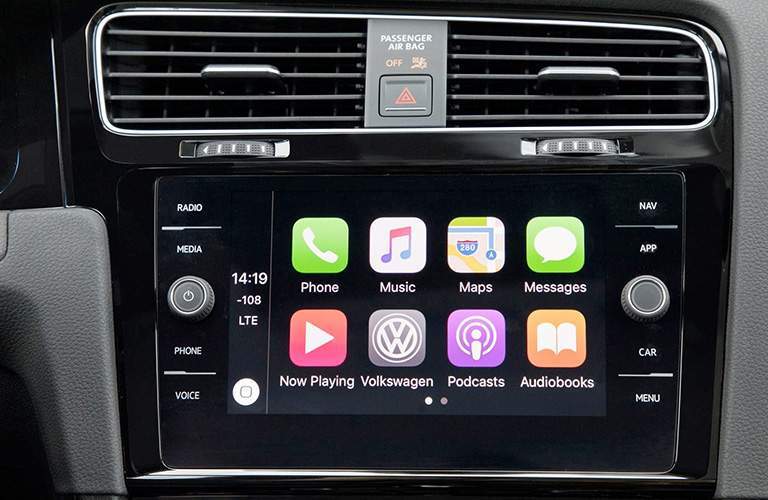 2018 Volkswagen Golf touch screen display