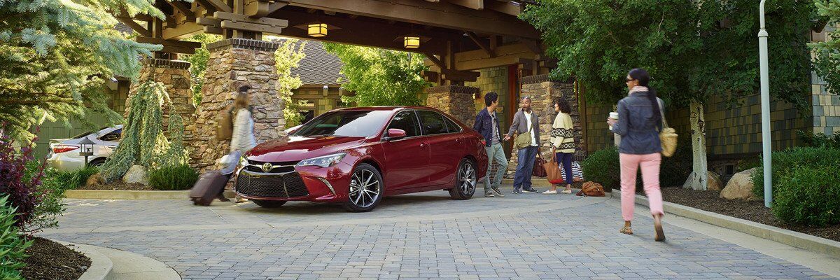 2017 Toyota Camry vs. 2017 Nissan Altima Exterior and Design in Tinley Park, IL