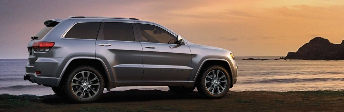 2019 Jeep Grand Cherokee from passenger side