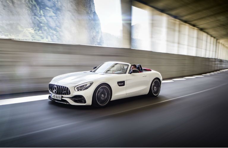 2018 Mercedes-AMG GT Roadster 0 - 60 time