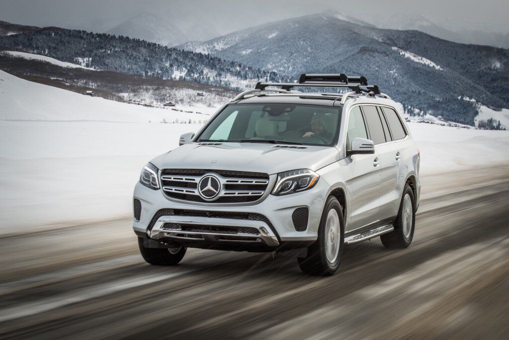 How does the GLS drive in snow?