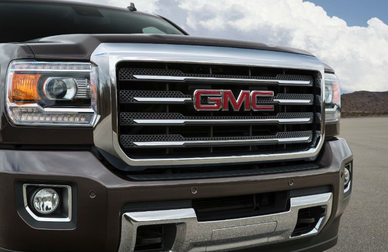 Front grille of 2016 GMC Sierra 2500HD