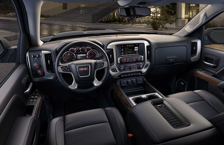 Front dash of 2016 GMC Sierra 1500