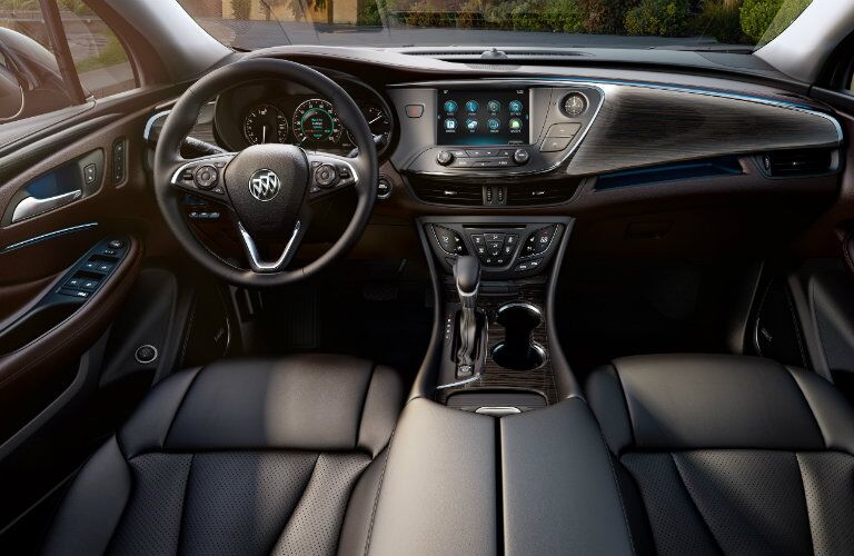 Front dash of 2017 Buick Envision
