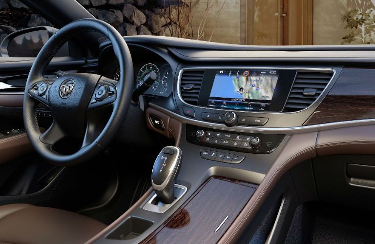 Front dash of 2017 Buick LaCrosse with IntelliLink