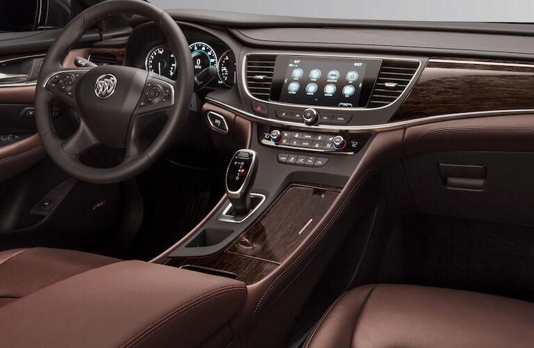 2018 Buick LaCrosse Avenir dashboard features