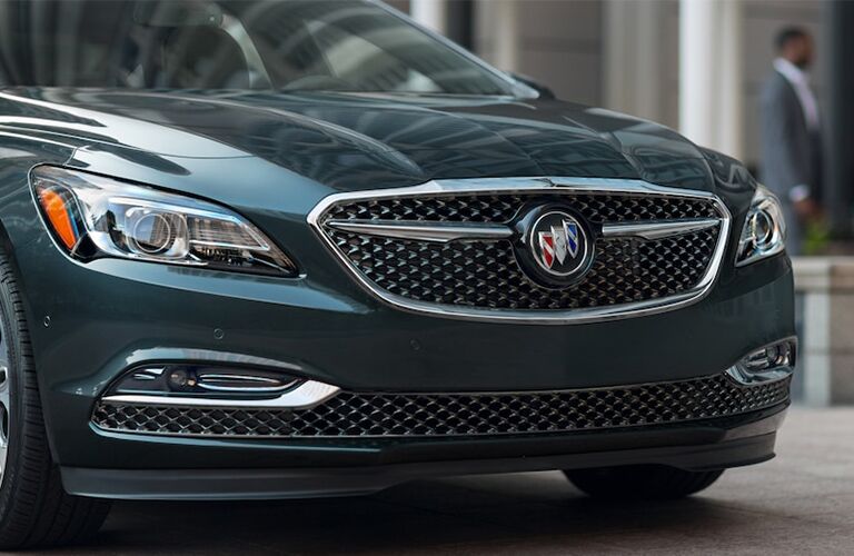 2018 Buick LaCrosse Avenir front grille