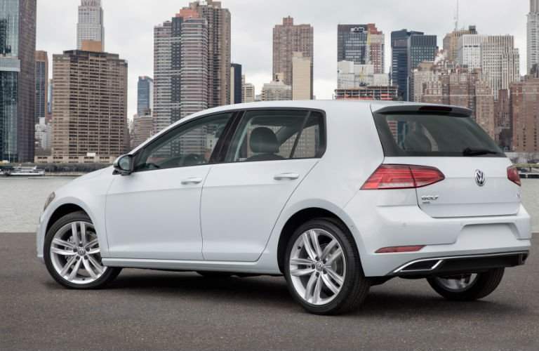 2018 Volkswagen Golf Pearl White