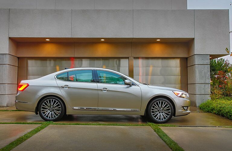 Kia Cadenza large sedan V6 Fort Myers FL