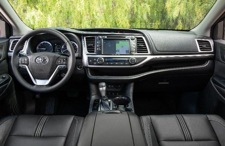 2017 Toyota Highlander Dashboard with Toyota Entune