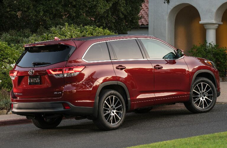 Red 2017 Toyota Highlander Rear Exterior in Driveway