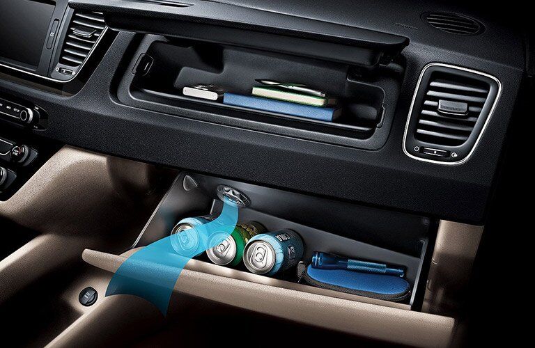 2017 Kia Sedona cooled glovebox
