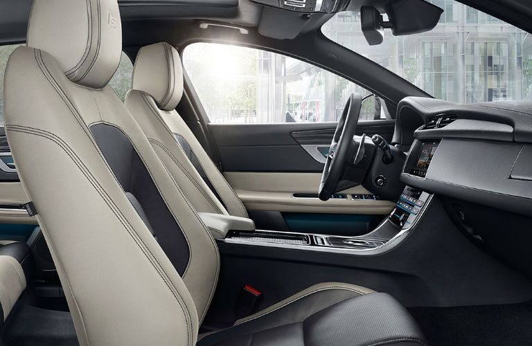 2016 Jaguar XF Kansas City interior