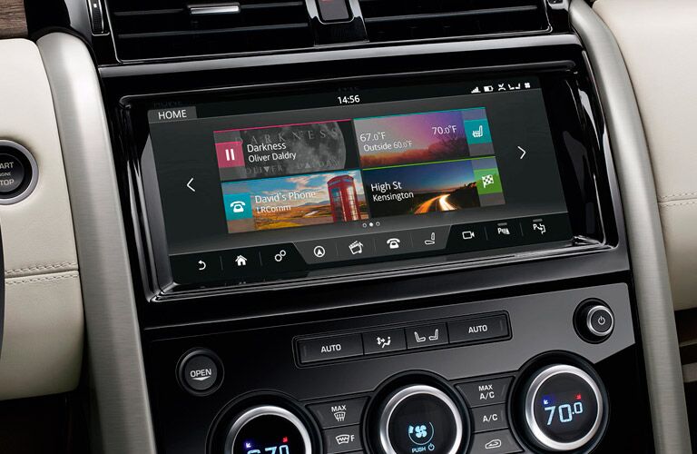 elite infotainment in the 2017 Land Rover Discovery