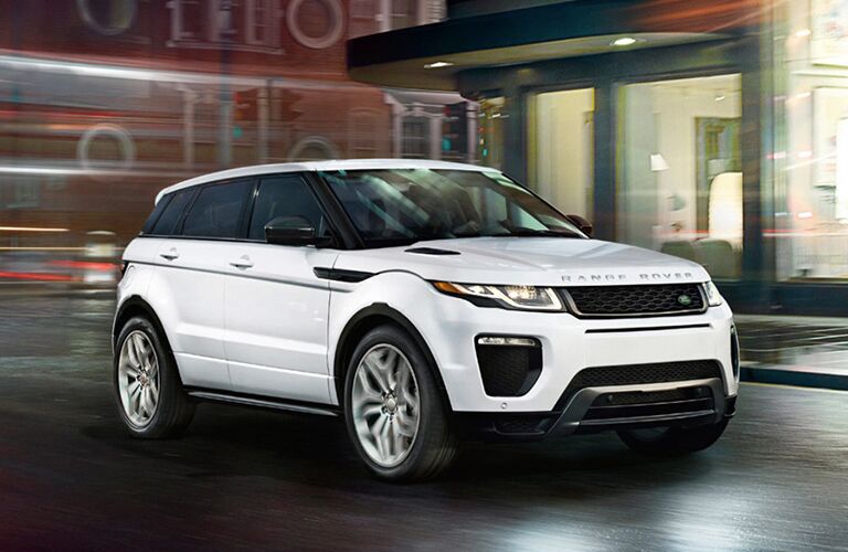 white rnage rover evoque in the city