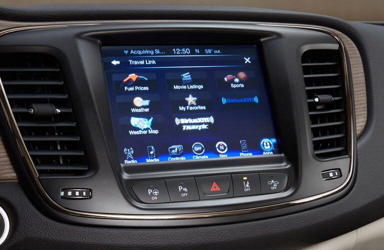2016 Chrysler 200 Uconnect touchscreen system