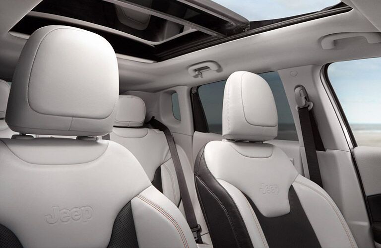 2018 Jeep Compass Trailhawk Vs Latitude