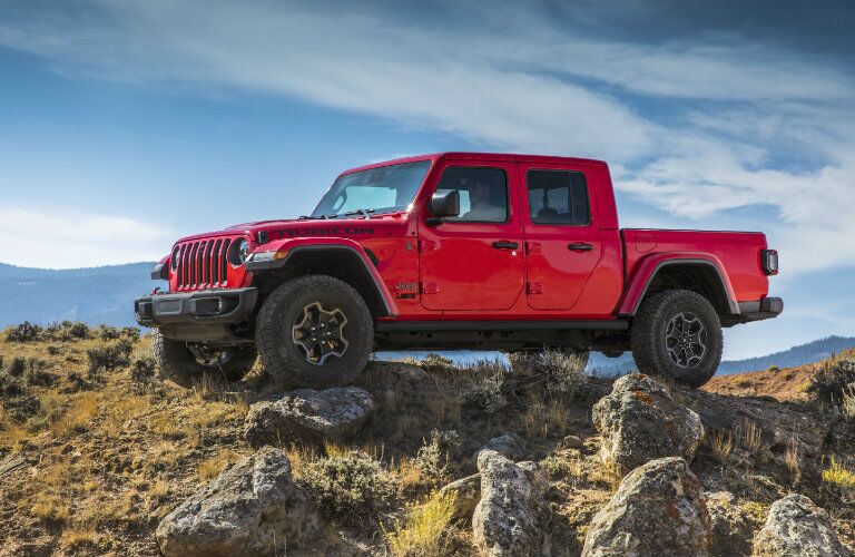 2020 Jeep Gladiator crawling over rocks