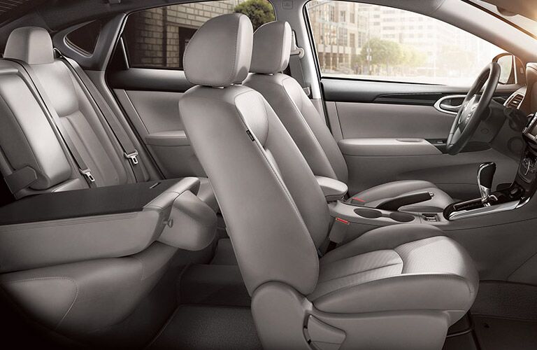 2016 Nissan Sentra vs 2016 Toyota Corolla backseat space
