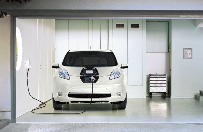 2017 Nissan LEAF tax incentives