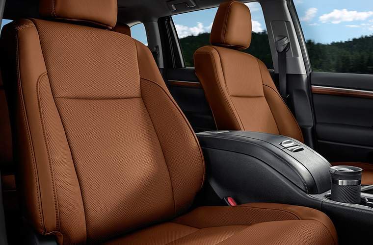 2018 Toyota Highlander interior seats
