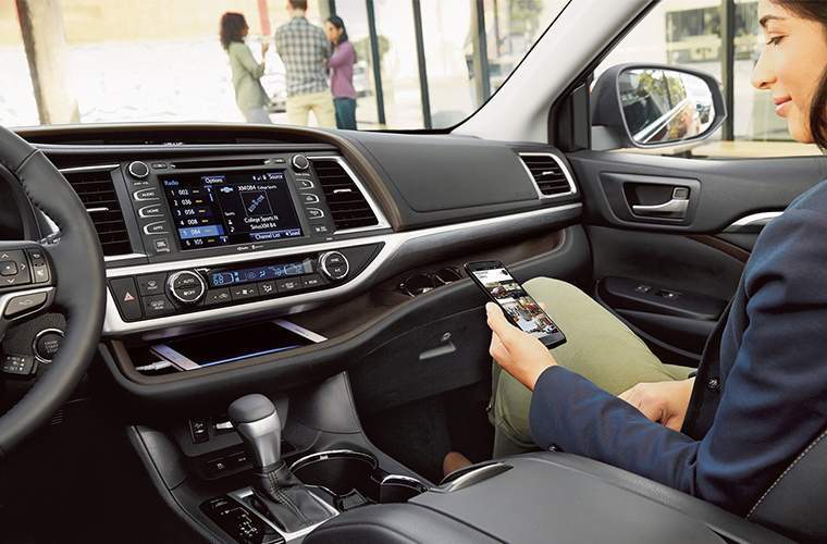 2018 Toyota Highlander dashboard