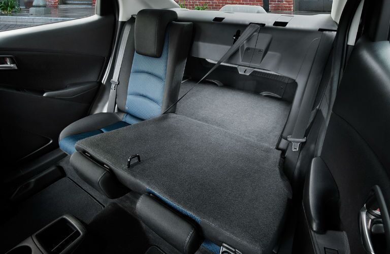 Yaris iA folding seats