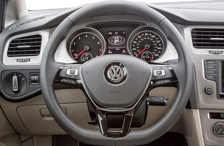 2018 VW Golf SportWagen steering wheel and instrument cluster