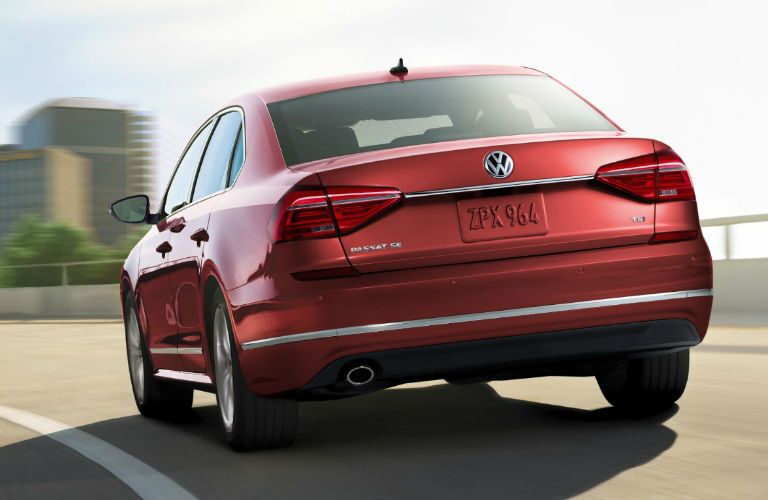 Passat R-Line in Red