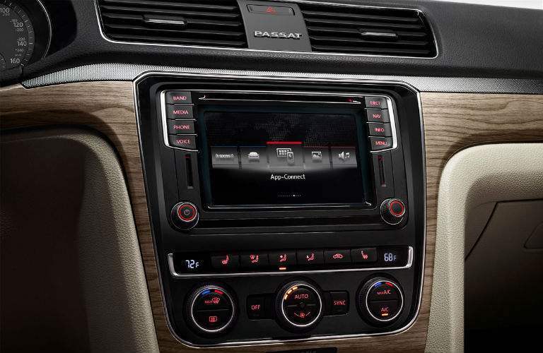 2018 Volkswagen Passat Instrument Panel