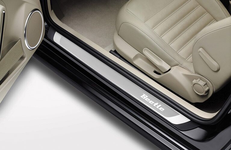 2016 volkswagen beetle door sill interior seats