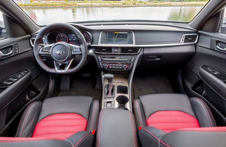 2019 Kia Optima dash and wheel