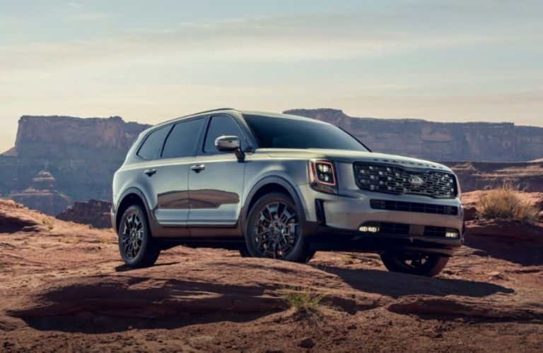 2021 Kia Telluride parked outside on rocks