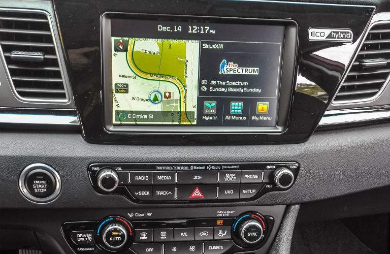 Android Auto Apple CarPlay work with Kia Niro