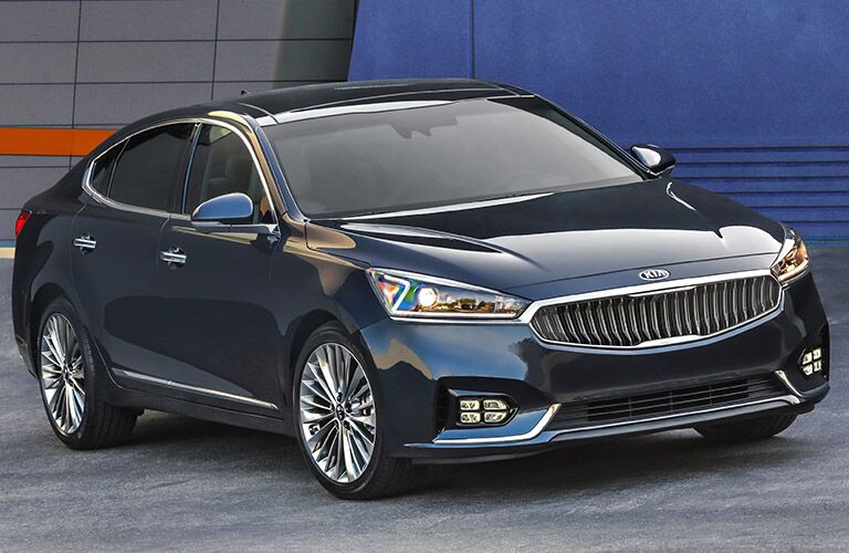 2017 Kia Cadenza z-shaped headlight design