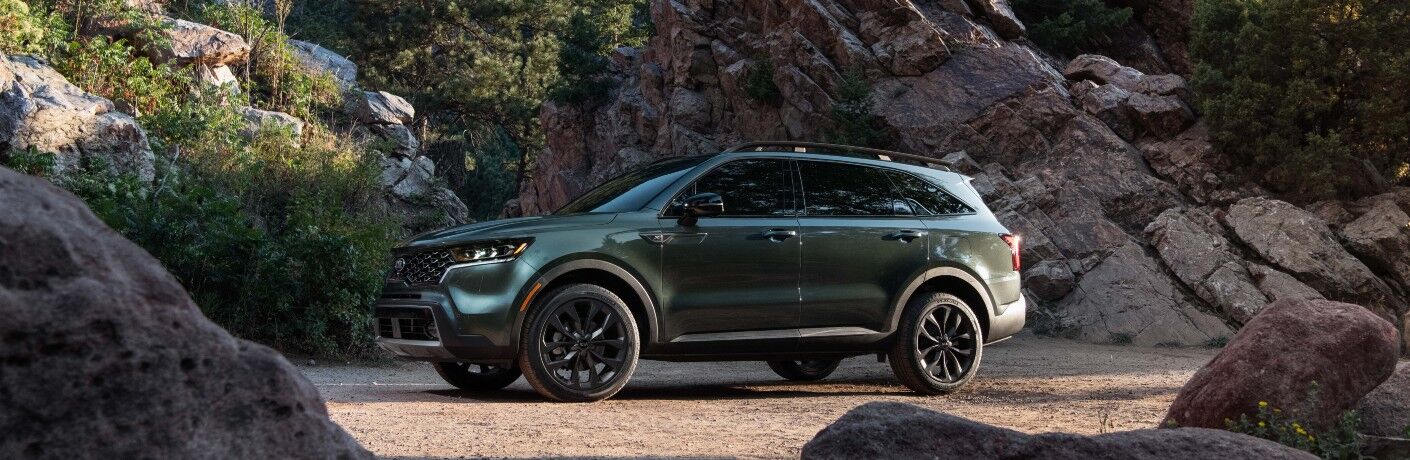 2021 Kia Sorento near rocks