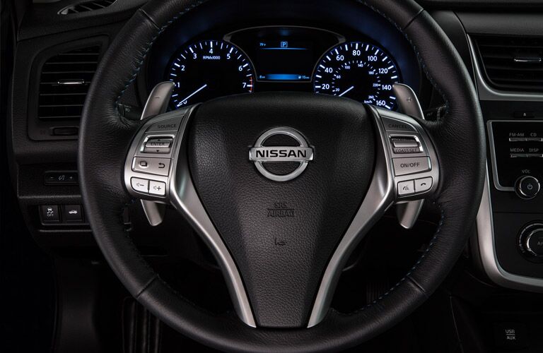 steering wheel and controls of nissan altima