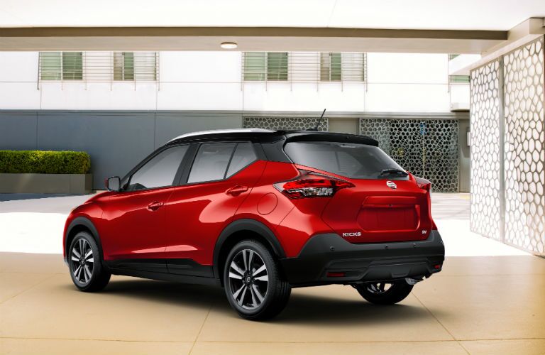 A rear left quarter photo of the 2020 Nissan Kicks.