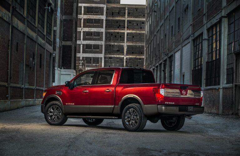 rear view of 2017 nissan titan bed