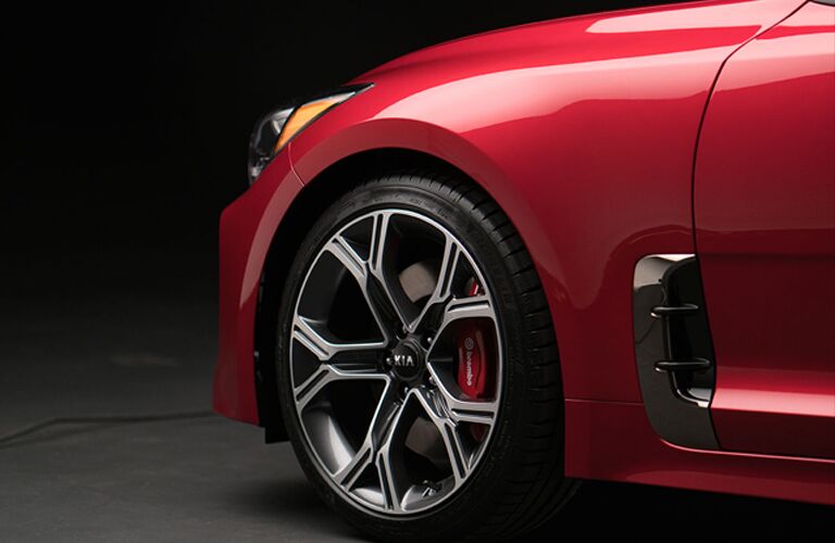 Front wheel of the 2019 Kia Stinger
