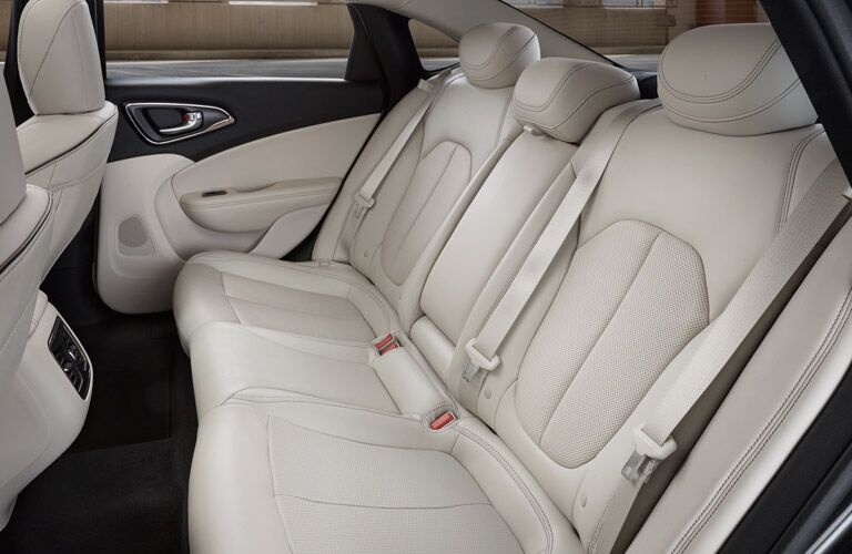 Used Chrysler 200 seating