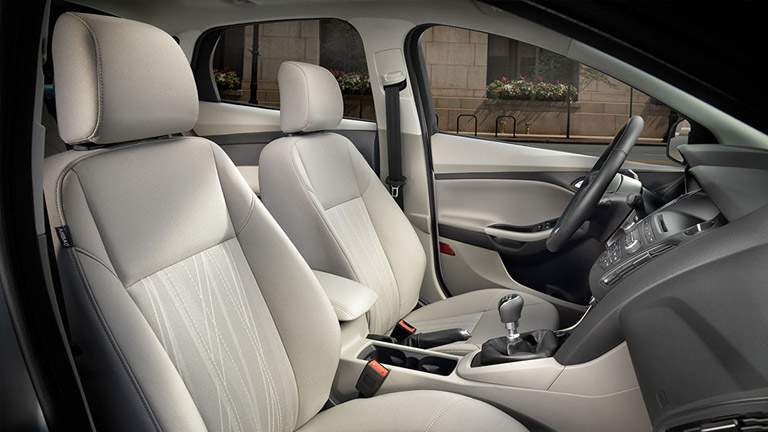 2016 Ford Focus front seats