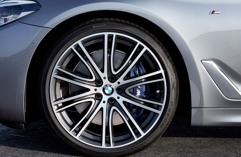 close-up of the 2017 BMW 5 Series wheel