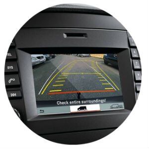 Does the Metris Cargo Van have a rear view camera?