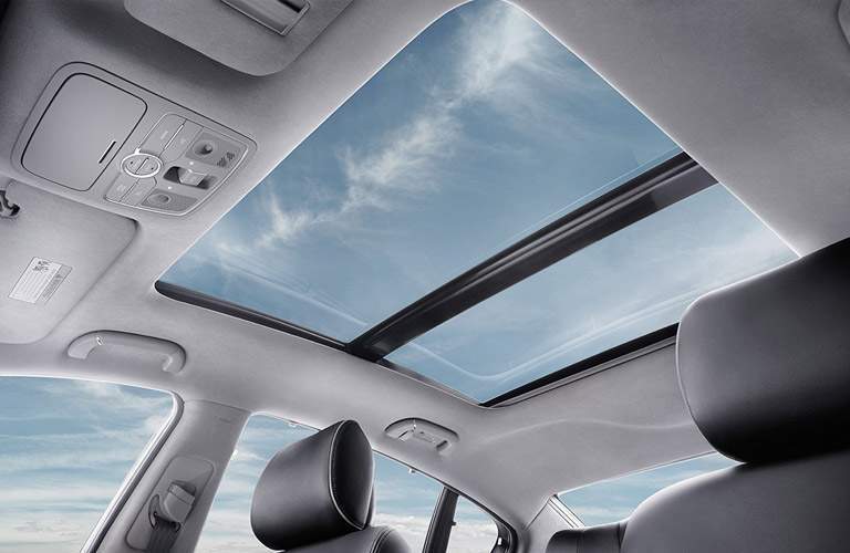 2017 Kia K900 Moon Roof