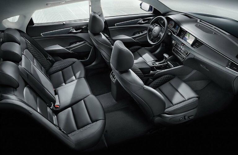 2017 Kia Cadenza Interior