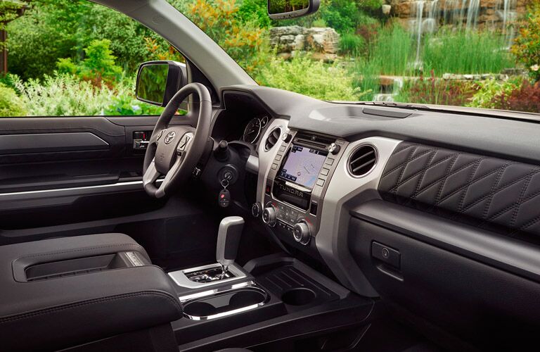 Front dash of 2017 Toyota Tundra