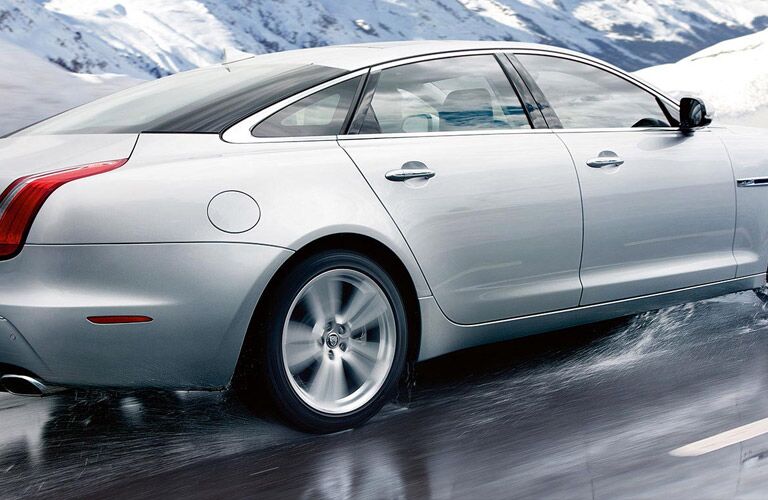 2016 Jaguar XJ Warwick RI profile
