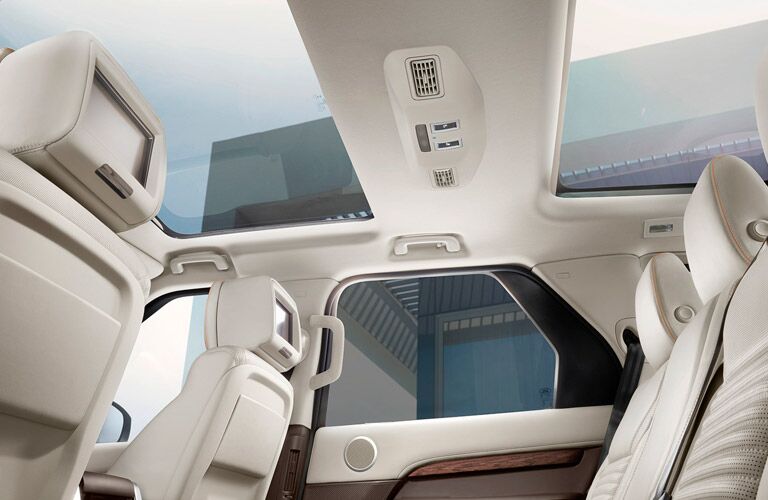 2017 Land Rover Discovery ceiling